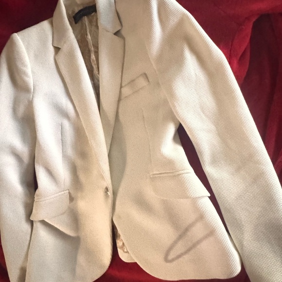 Zara Elegant White Blazer - Picture 2 of 5